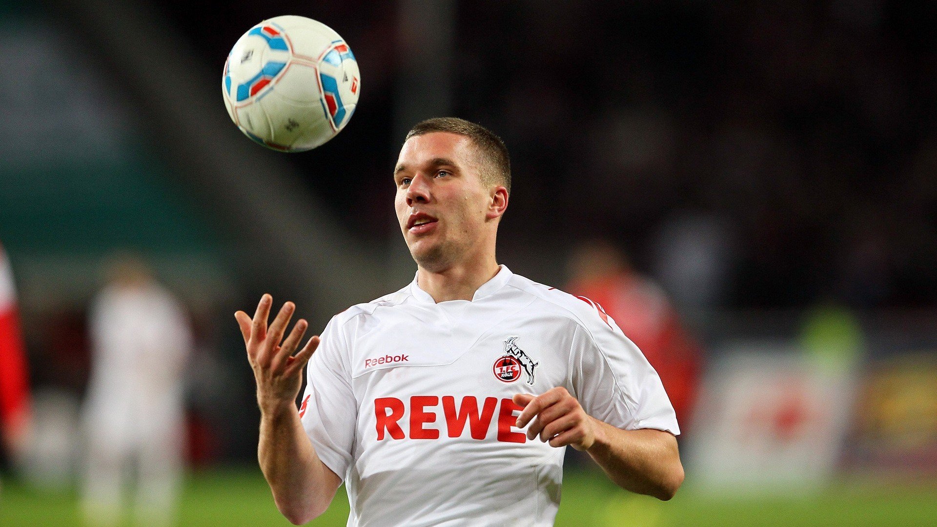 开云体育平台APP-欧冠淘汰赛之夜，卢卡库惊艳四座