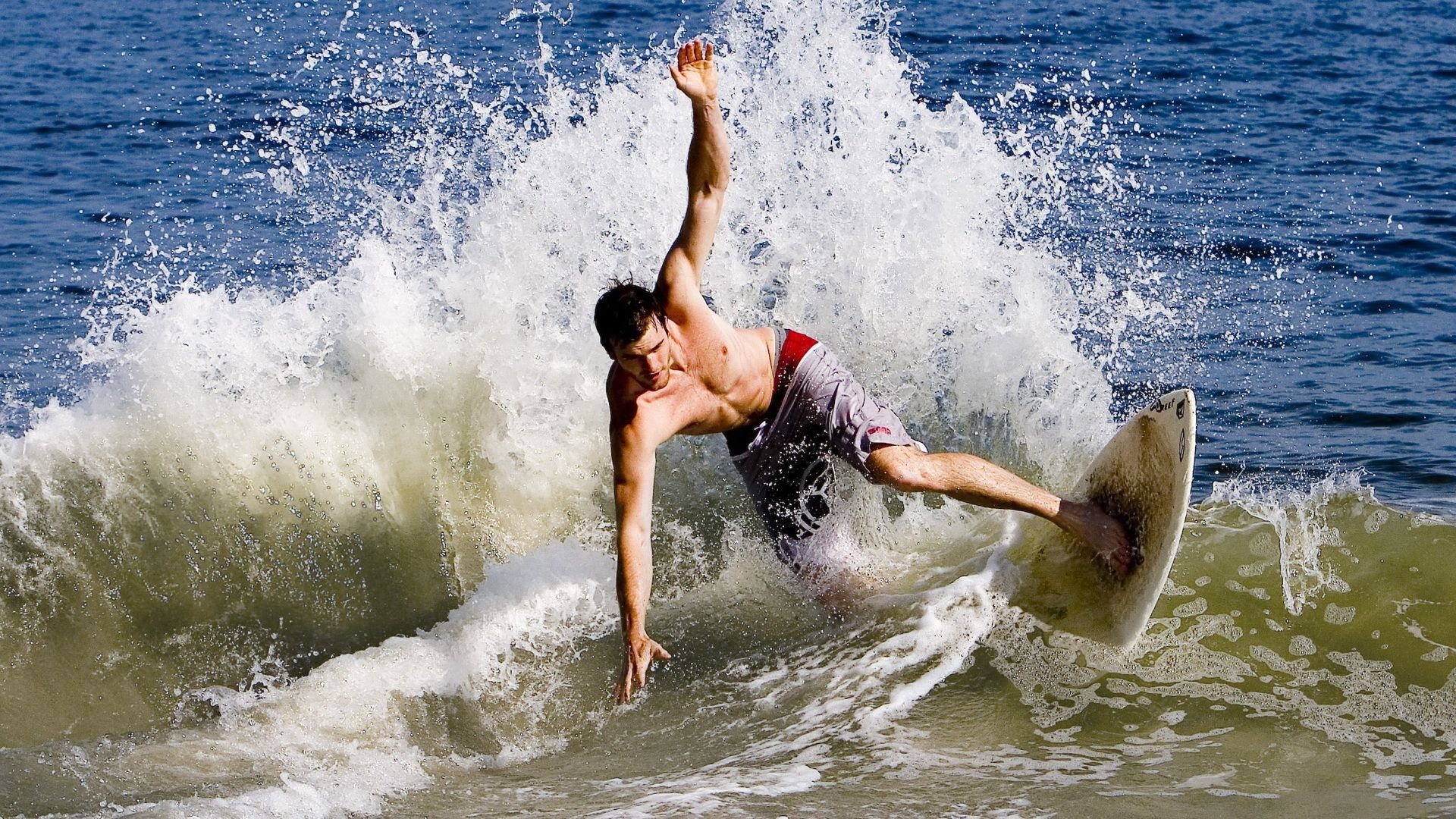 芝加哥公牛强势晋级总决赛，北京队式防守铸就传奇之路