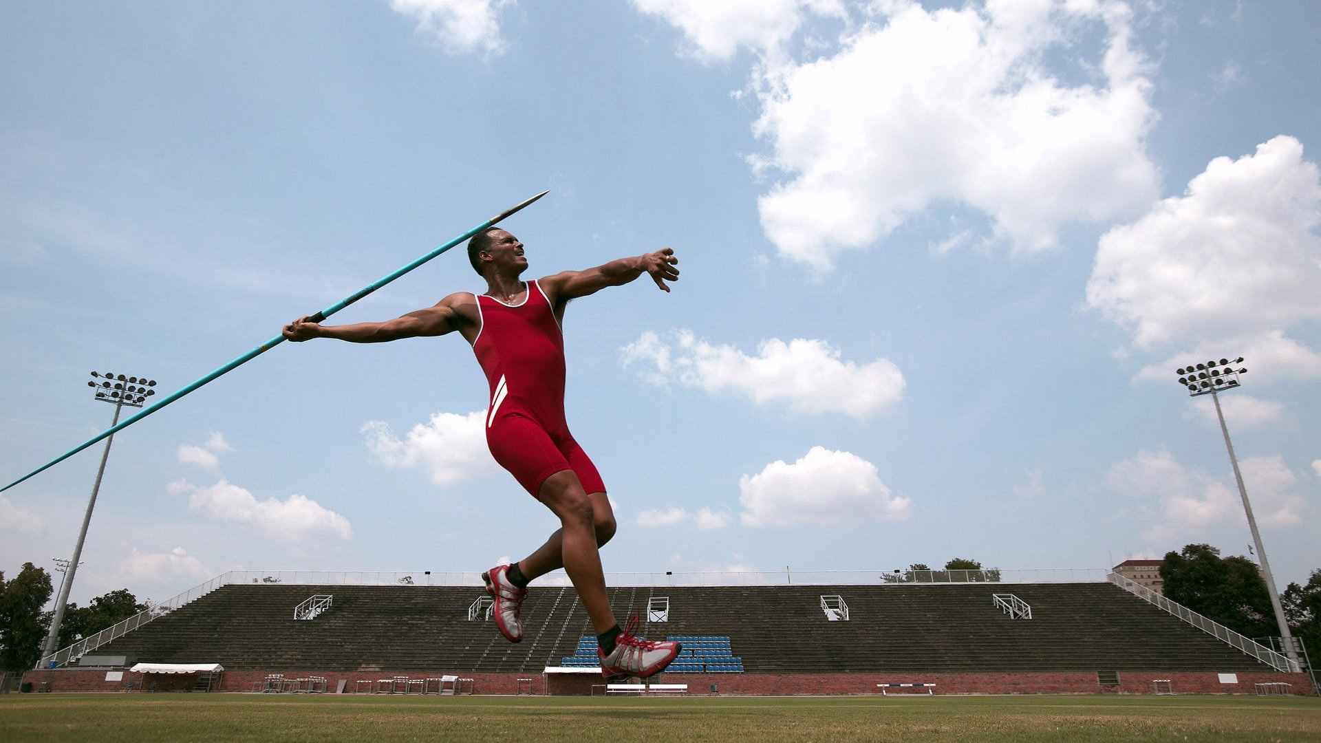 足球场上的碾压与惊艳,从阿根廷胜中国到若日尼奥的魔法