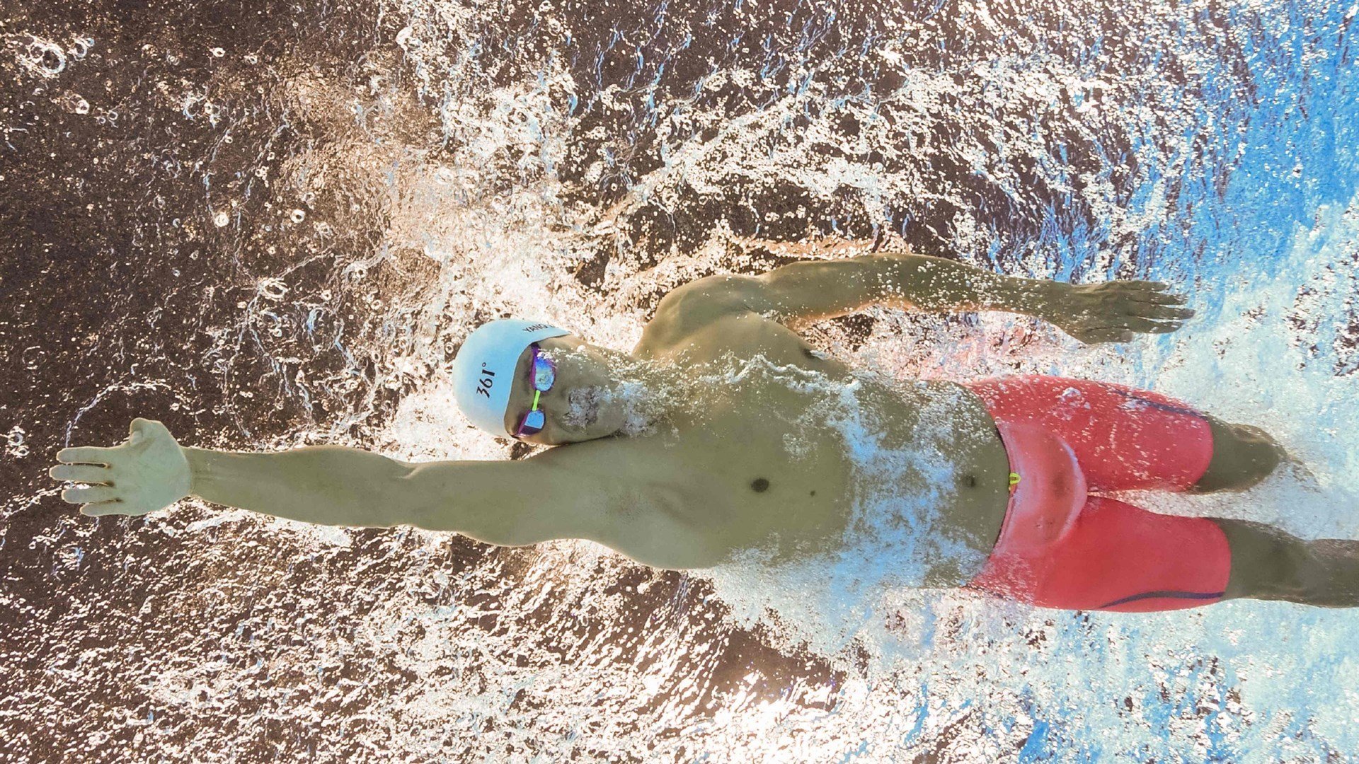 唯一性，当诺里斯扛起全队，梅赛德斯踩着红牛的肩头改写历史